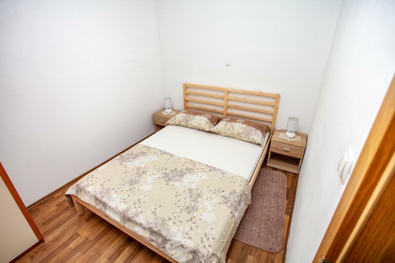 Ap Punta Next To Sandy Beach, Apartment With Garden Omis Ngoại thất bức ảnh