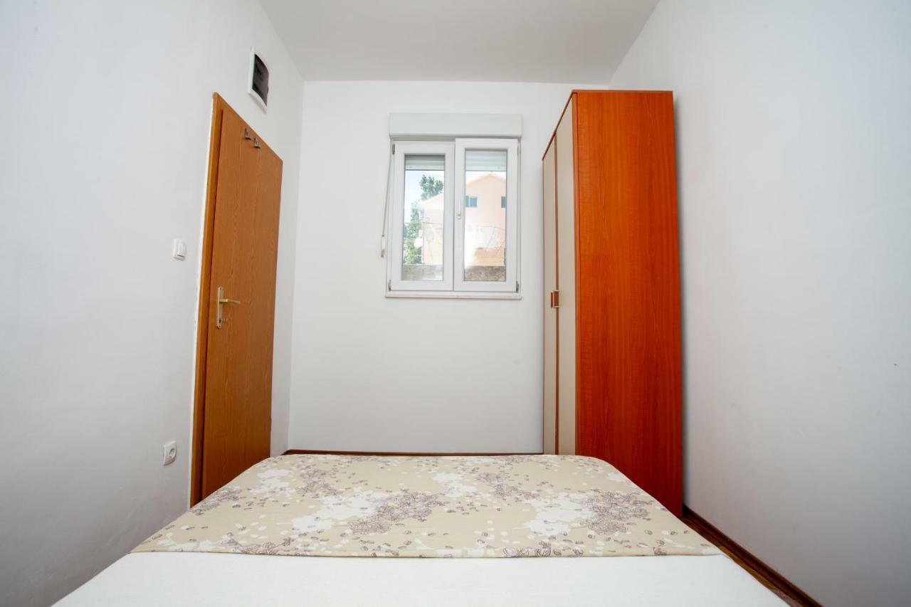 Ap Punta Next To Sandy Beach, Apartment With Garden Omis Ngoại thất bức ảnh