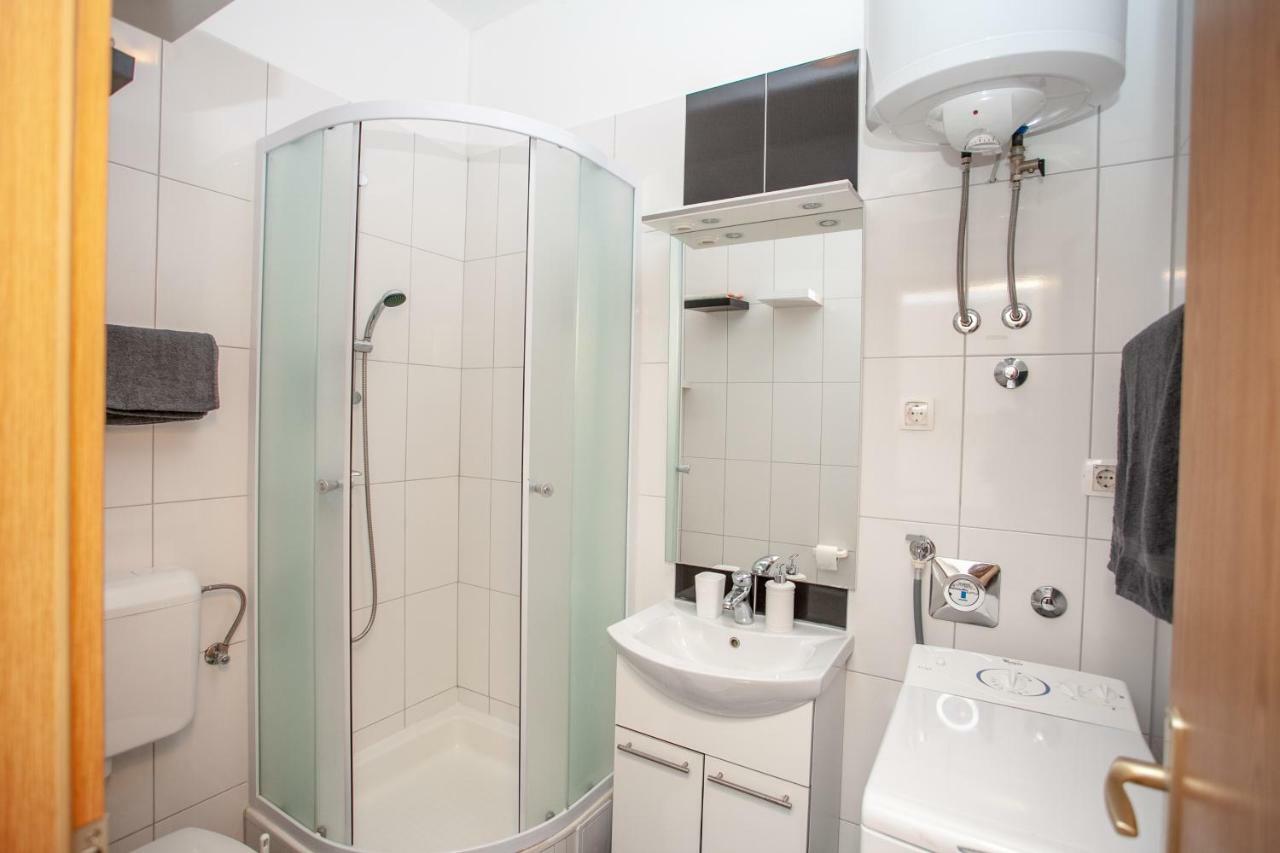 Ap Punta Next To Sandy Beach, Apartment With Garden Omis Ngoại thất bức ảnh