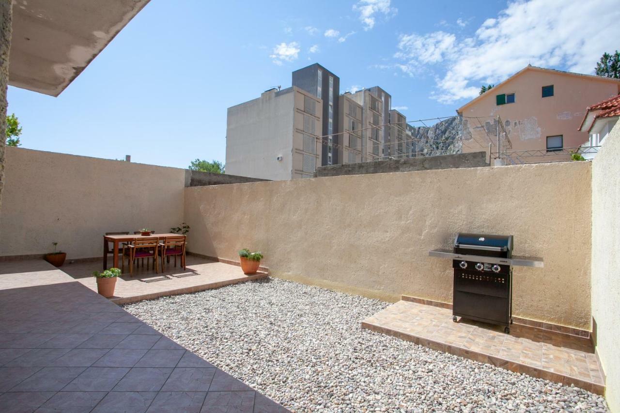 Ap Punta Next To Sandy Beach, Apartment With Garden Omis Ngoại thất bức ảnh