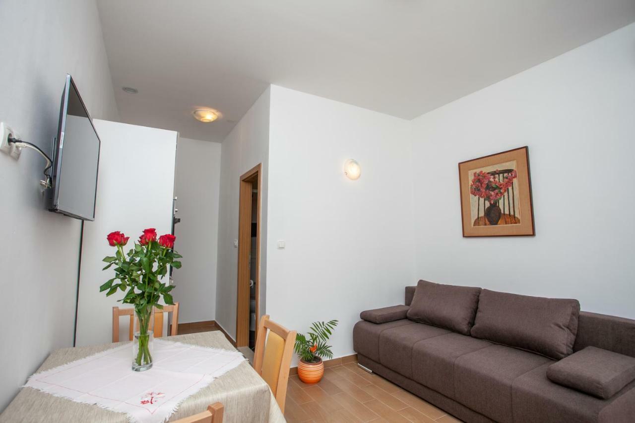 Ap Punta Next To Sandy Beach, Apartment With Garden Omis Ngoại thất bức ảnh